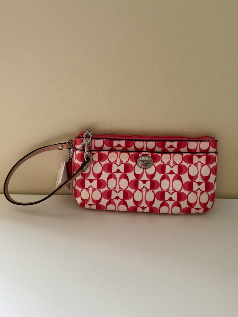 NWT Coach Peyton Dream White Pomegranate /Tan Signature Wristlet